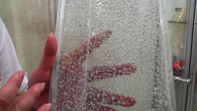 雙瀟玻璃貼膜分享淋浴房貼防爆膜起到的作用！
