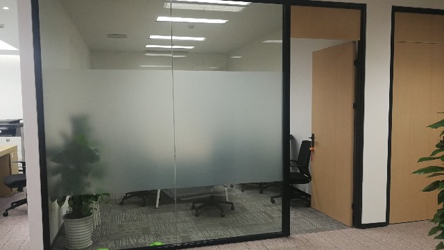 辦公室玻璃貼磨砂膜可以起到什么效果？